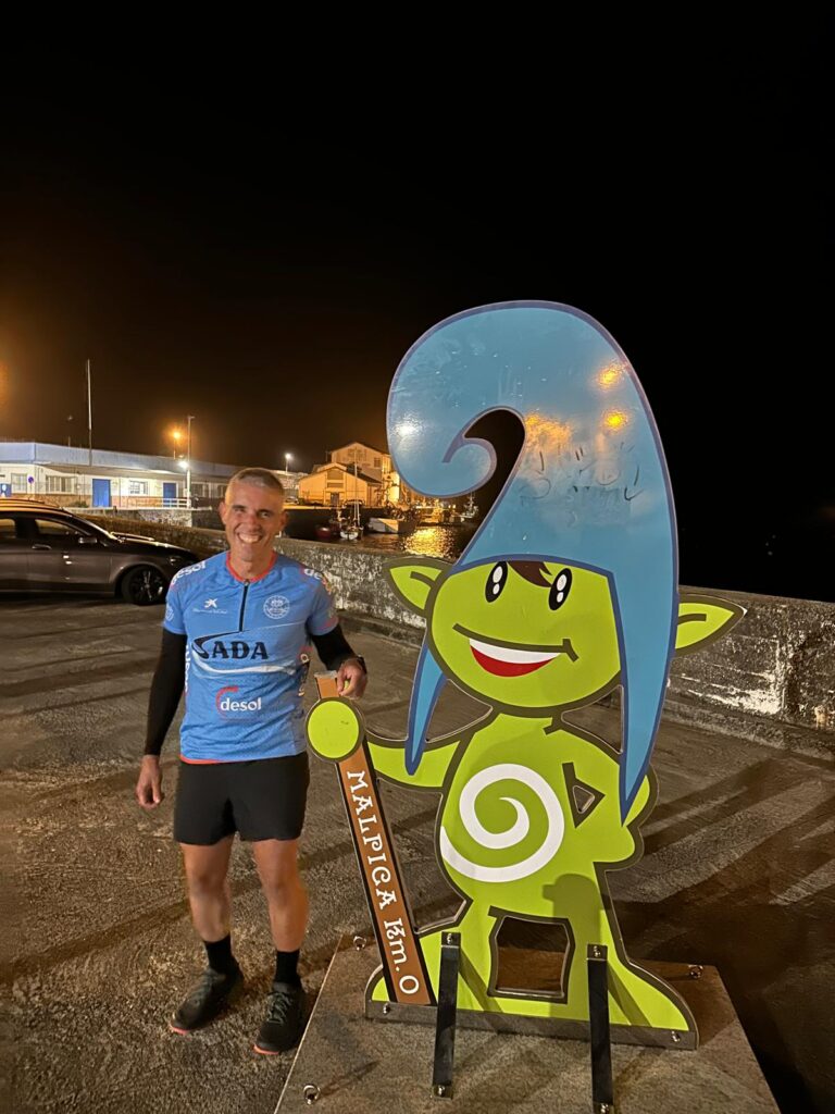 El ultratrasno Dani Bembibre completa O Camiño dos Faros en el tiempo record de 35 horas y 40 minutos